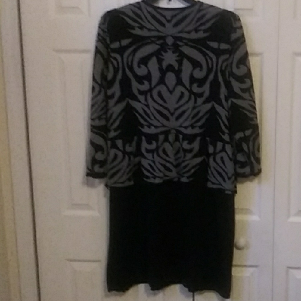 Dress - Picture 2 of 3